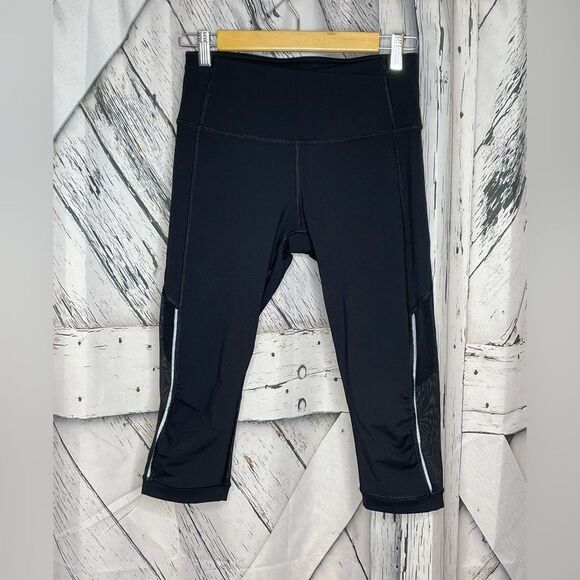 Lululemon Cropped Leggings w/Mesh Inserts 6 - Picture 1 of 8